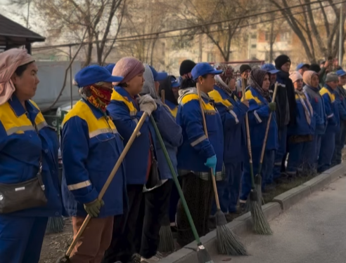 Еңбекші ауданында кезекті сенбілік жұмыстары жүргізілді
