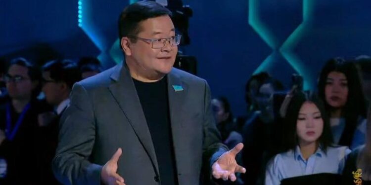 Айдос Сарым: Қазақстан жаңа дәуірге аяқ басты