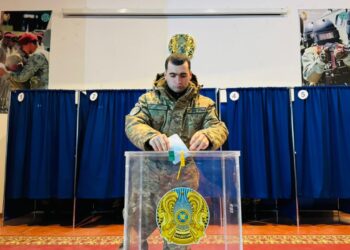 Военнослужащие регионального командования «Оңтүстік» завершили досрочное голосование на референдуме