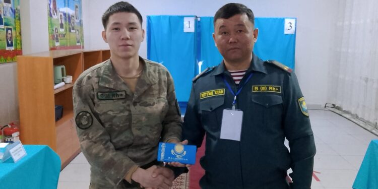 «Оңтүстік» өңірлік қолбасшылығының әскери қызметшілері референдумда мерзімінен бұрын дауыс беруді аяқтады
