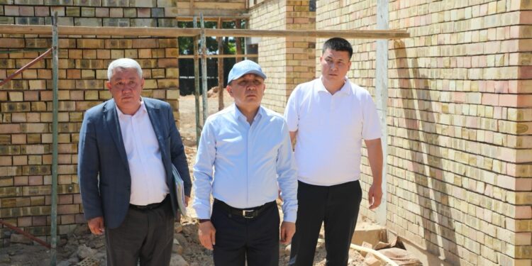САРЫАҒАШ: ТӨРТ ЕЛДІ МЕКЕНДЕ МЕДИЦИНАЛЫҚ НЫСАНДАР ҚҰРЫЛЫСЫ ҚАРҚЫН АЛДЫ