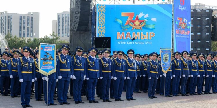 Шымкентте Отан қорғаушы күніне арналған ауқымды мерекелік іс-шара өтті