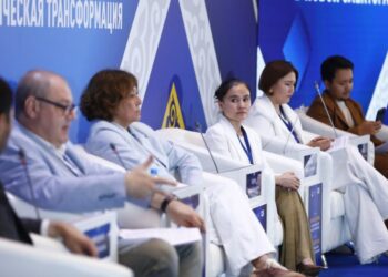 САРАПШЫЛАР: ҚҰРЫЛТАЙ САЙЛАУЫ ЖАҢА САЯСИ МОДЕЛЬДІ БЕКІТЕДІ