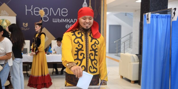 «ҚАЗЫНА» БИ АНСАМБЛІ ӨЗ ТАҢДАУЫН ЖАСАДЫ