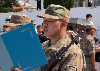 Ұландық жас сарбаздар ант қабылдады