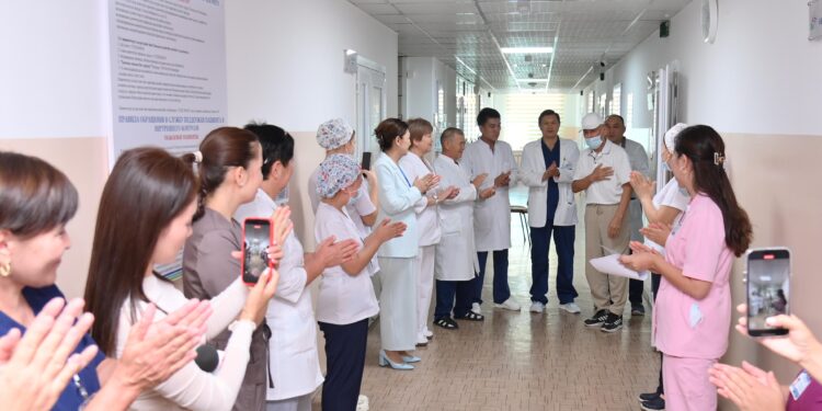 ШЫМКЕНТТЕ АЛҒАШҚЫ АУТОЛОГИЯЛЫҚ ТРАНСПЛАНТАЦИЯ СӘТТІ ЖҮРГІЗІЛДІ