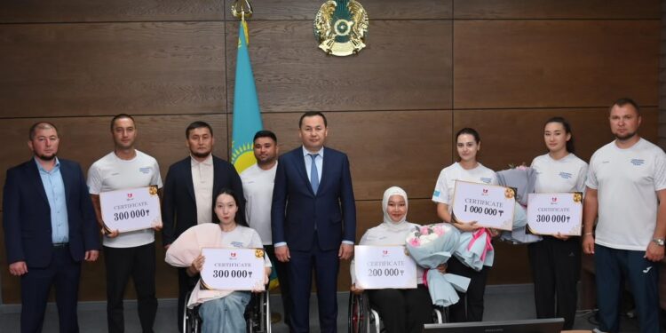 ҚАЛА ӘКІМІНІҢ ОРЫНБАСАРЫ САДАҚ АТУШЫЛАРДЫ МАРАПАТТАДЫ