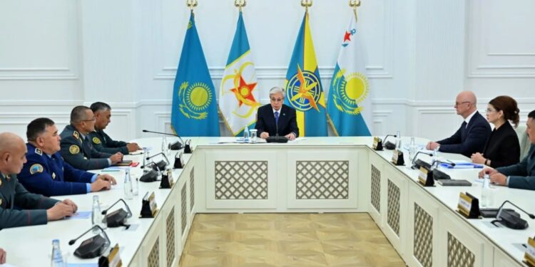 ҚОҒАМ ПРЕЗИДЕНТ Қ. ТОКАЕВТЫҢ АРМИЯНЫ РЕФОРМАЛАУ ТУРАЛЫ ШЕШІМІН ҚОЛДАЙДЫ