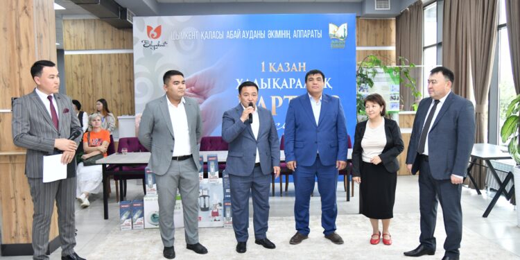 «ӘДІЛЕТ» ПАРТИЯСЫ: ШЫМКЕНТТЕ ҚАРИЯЛАРҒА ҚҰРМЕТ КӨРСЕТІЛДІ