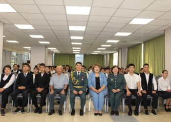 Ұлттық ұлан батыры оқушылармен кездесті
