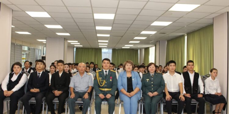 Ұлттық ұлан батыры оқушылармен кездесті
