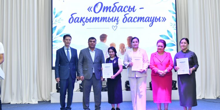 В Шымкенте молодежи рассказали о семейных ценностях