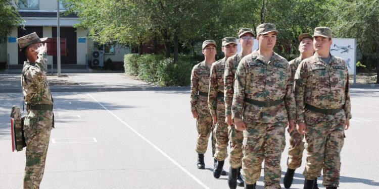 Колледжден әскери сапқа: бір топта оқыған жеті түлек Ұлттық ұланды таңдады.