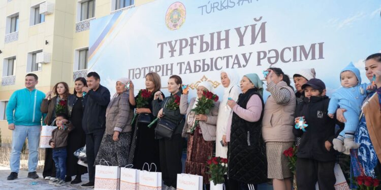 РЕСПУБЛИКА КҮНІНДЕ ТҮРКІСТАНДА 14 ТҰРҒЫН ҮЙ, 600-ГЕ ЖУЫҚ ПӘТЕР ПАЙДАЛАНУҒА БЕРІЛДІ