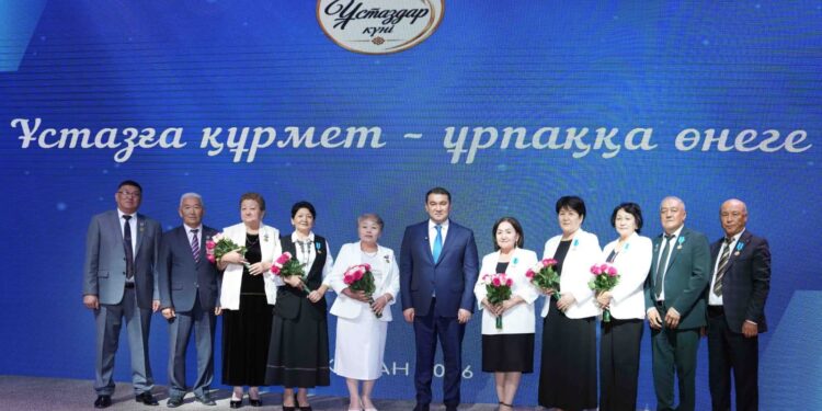ТҮРКІСТАНДА ҰЛАҒАТТЫ ҰСТАЗДАР ҰЛЫҚТАЛДЫ
