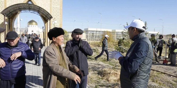 ОТЫРАР АУДАНЫНДА «ТАРИХҚА ТАҒЗЫМ-ҰРПАҚҚА АМАНАТ» БАСТАМАСЫ АЯСЫНДА 500-ГЕ ЖУЫҚ АДАМ СЕНБІЛІККЕ ШЫҚТЫ